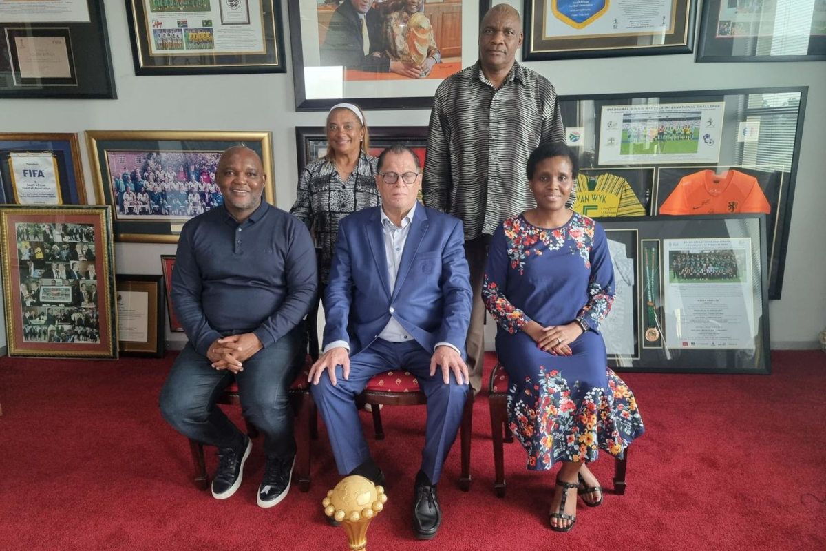 Pitso Mosimane Pops Into SAFA House Photos