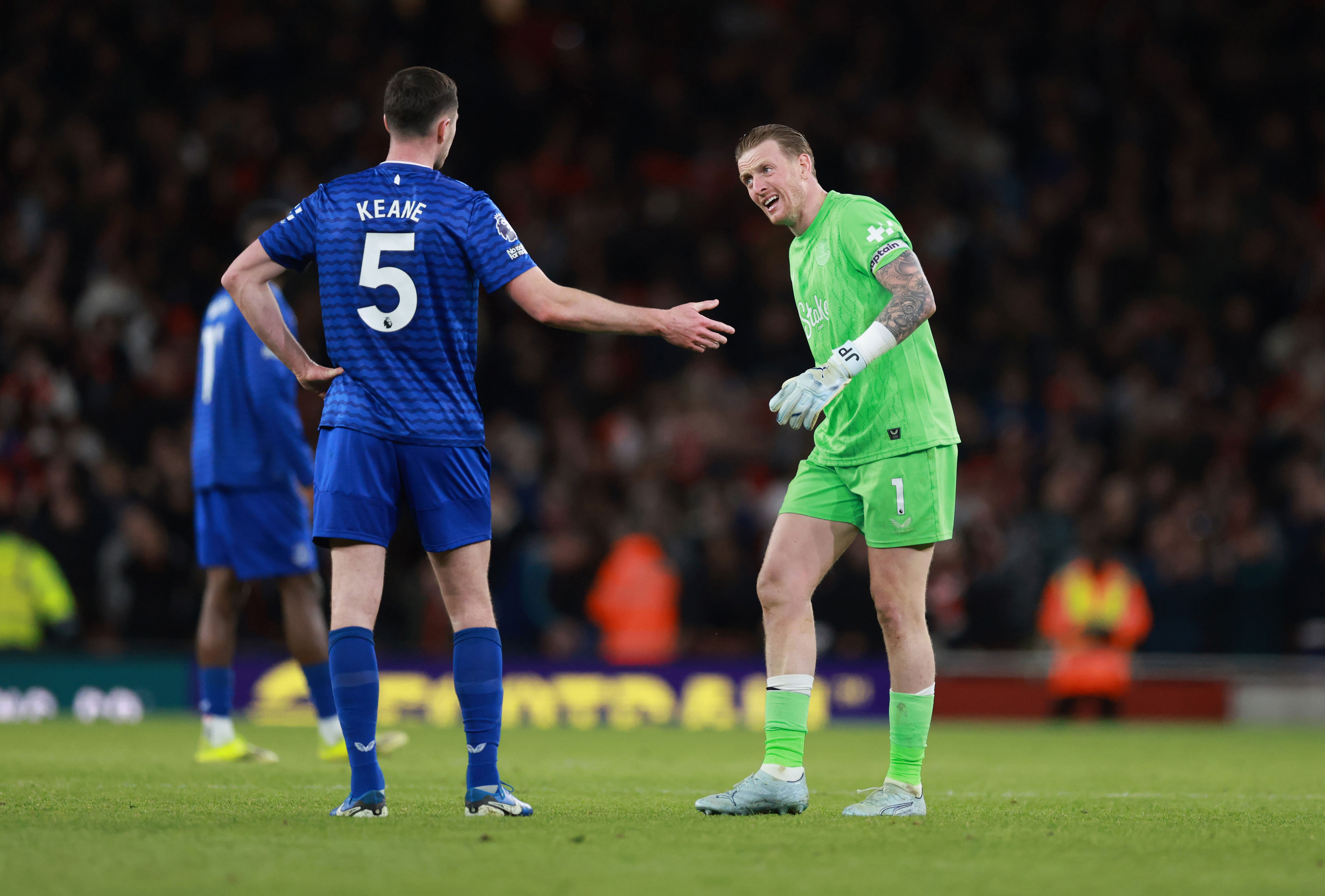 Monday’s Everton news: Moyes Arsenal reaction, Pickford honour, Mingueza links<br>