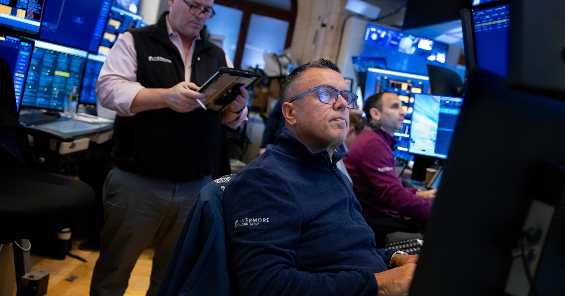 Treasury yields drop as investors track lower oil prices and look ahead ...