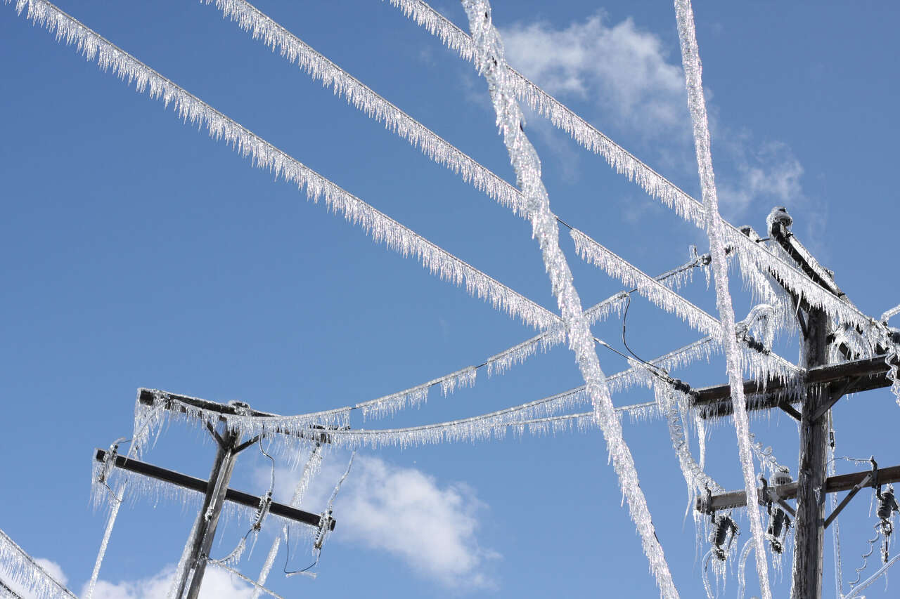 More than 130,000 residents without power across Michigan