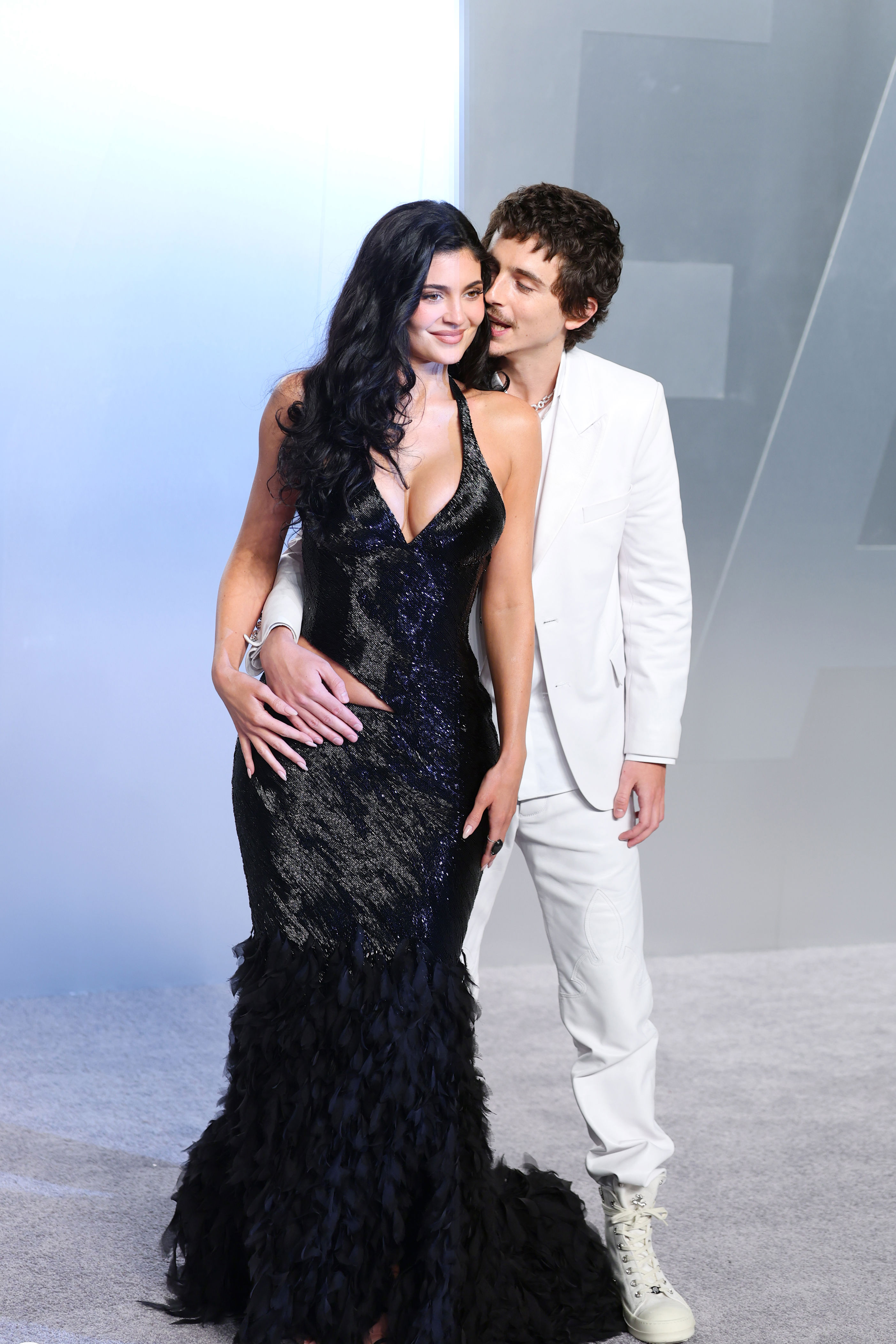 Timothée Chalamet and Kylie Jenner pack on the PDA at Vanity Fair ...