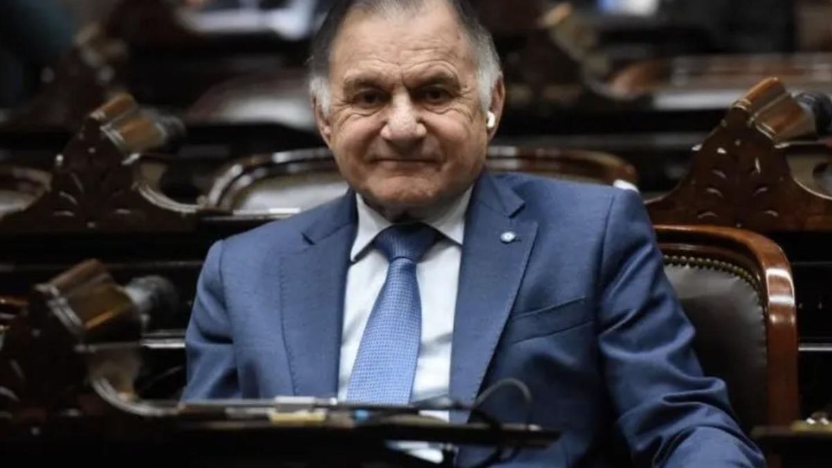 Julio Pereyra, de Unión por la Patria, es un caso extremo: cumplió su mandato de 4 años sin abrir la boca.