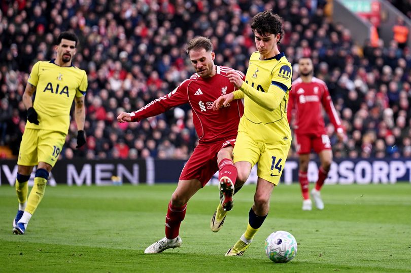 Jamie Carragher questions Arne Slot's use of two Liverpool players ...