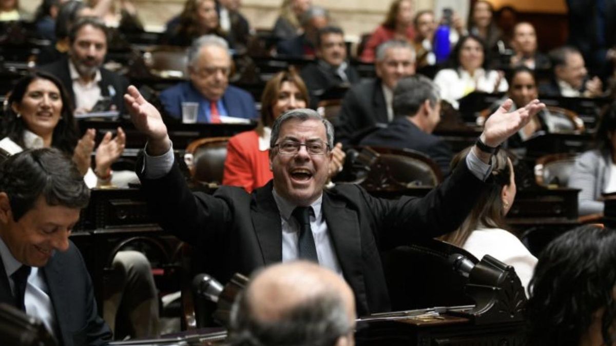 Germán Martínez, el que más pide la palabra y el segundo del ranking.