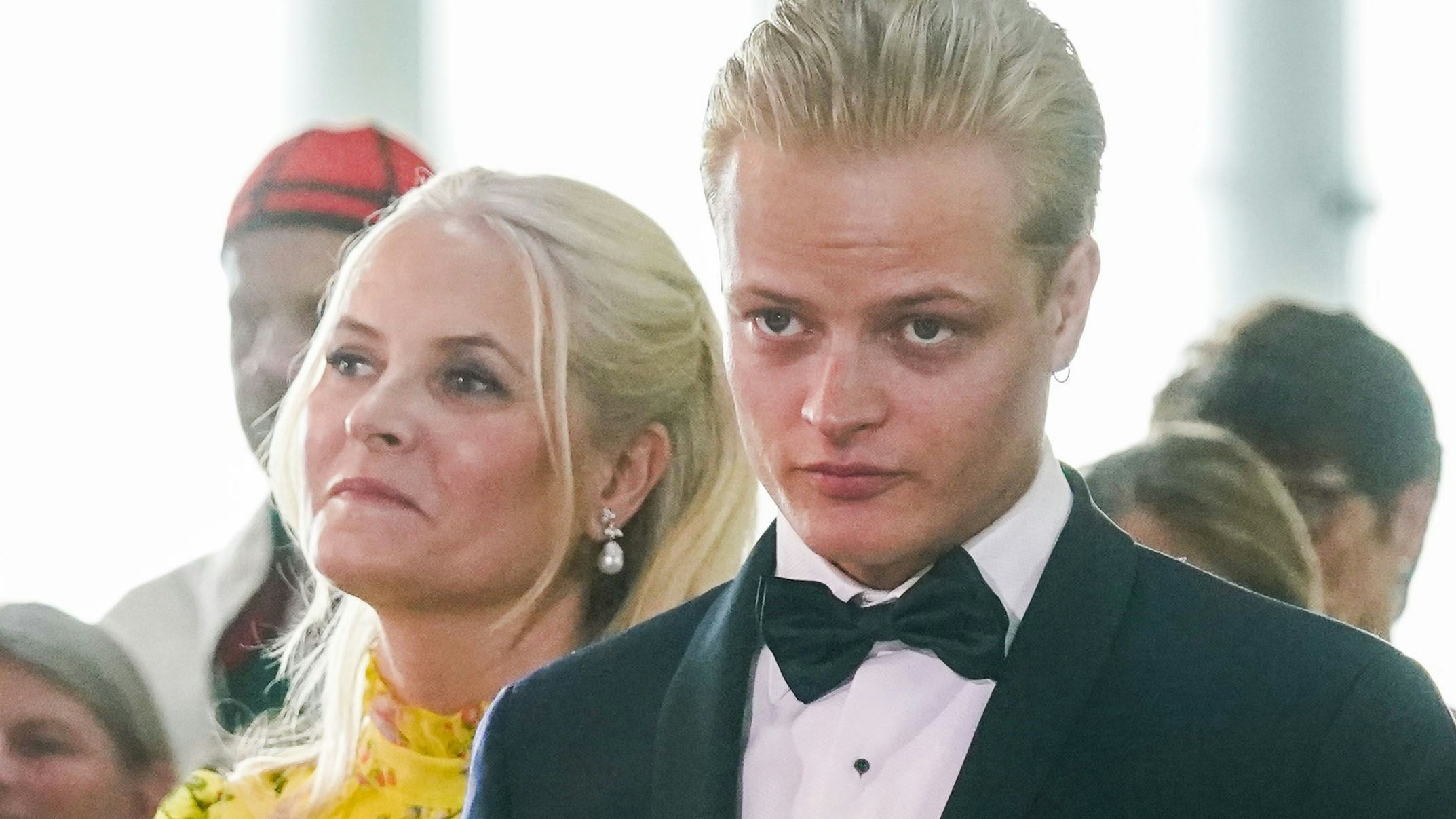 Marius Borg Hoiby mit seiner Mutter, Norwegens Kronprinzessin Mette-Marit: Er steht am Dienstag in Oslo u.a. wegen Vergewaltigung vor Gericht