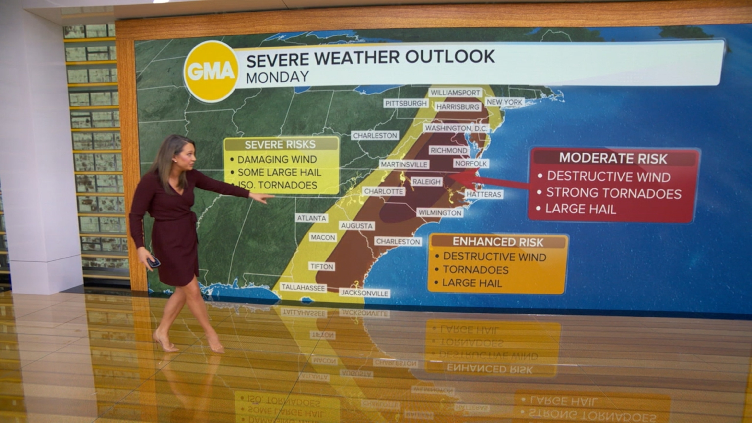 Tracking major winter storm on the move, tornado threat<br><br>