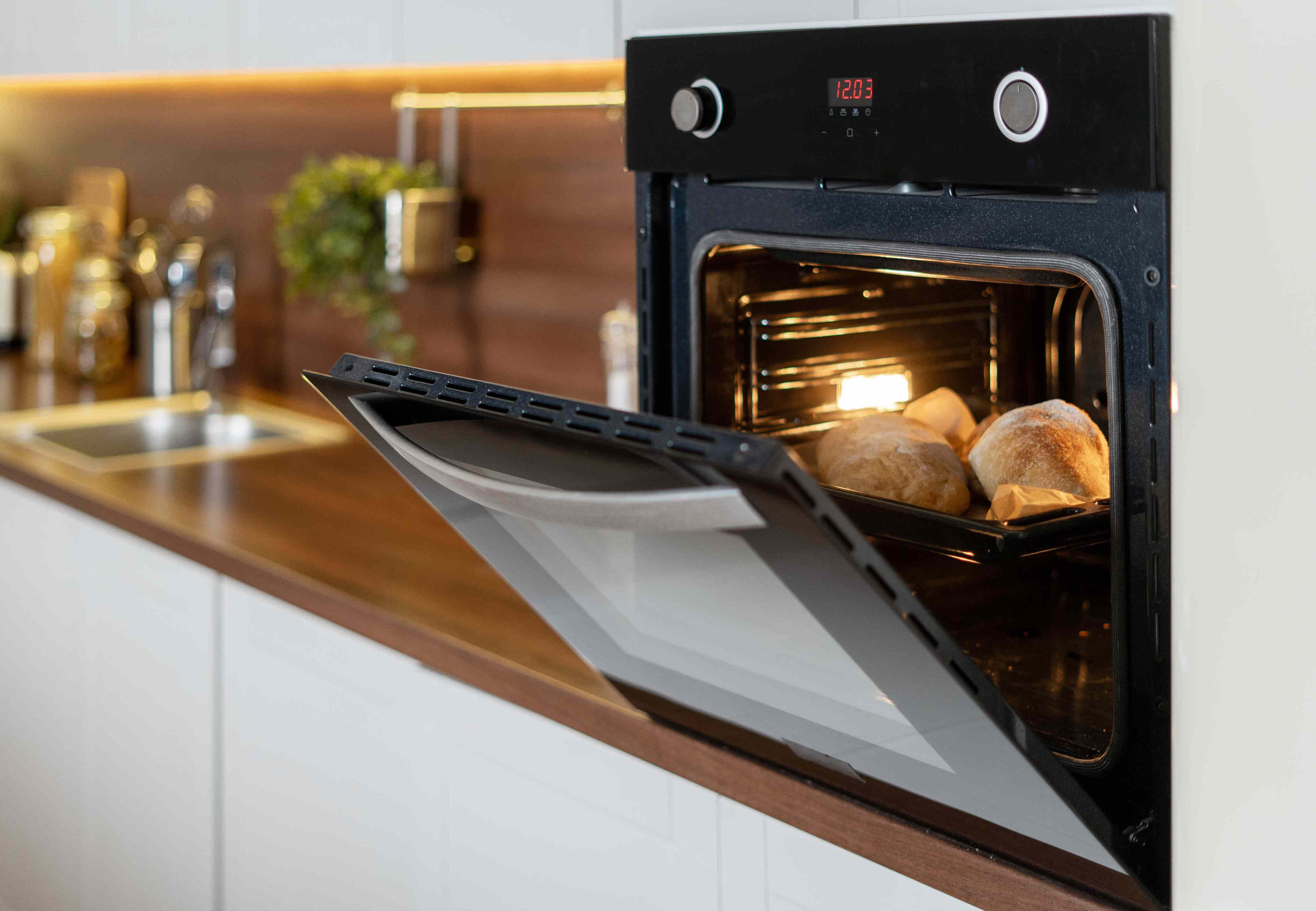 Where you place your oven rack matters—here’s what pros say to do