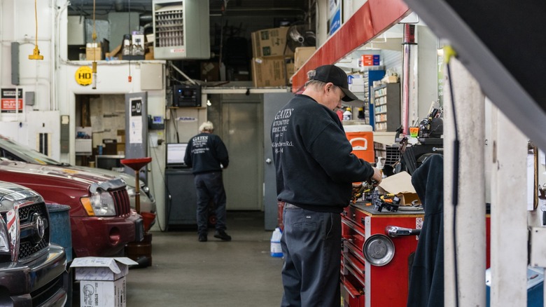 3 tools you'll never find in a pro mechanic's garage