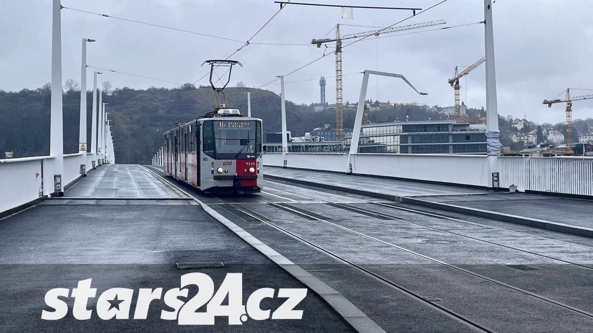 Nový most v Praze: Dnes začíná sloužit obyčejným lidem!