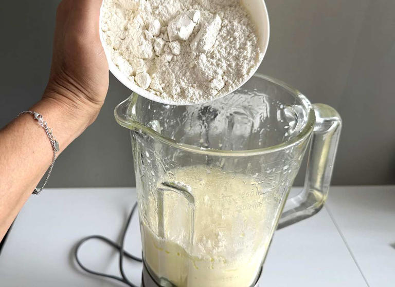 Passo 4 - Massa para torta salgada de liquidificador: Fácil e fofinha