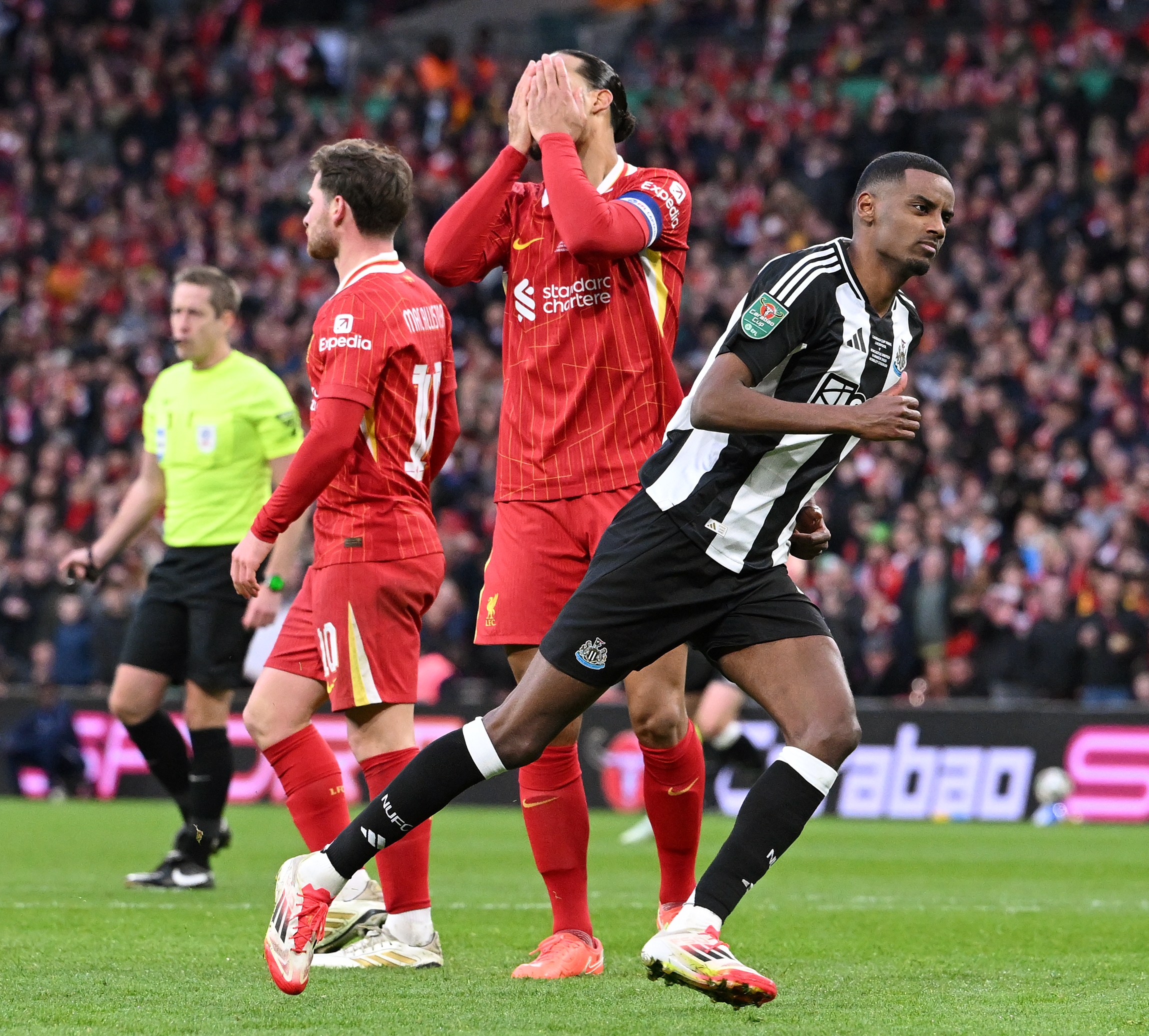 El Liverpool celebra el primer aniversario de su derrota en la final de la Copa de la Liga.