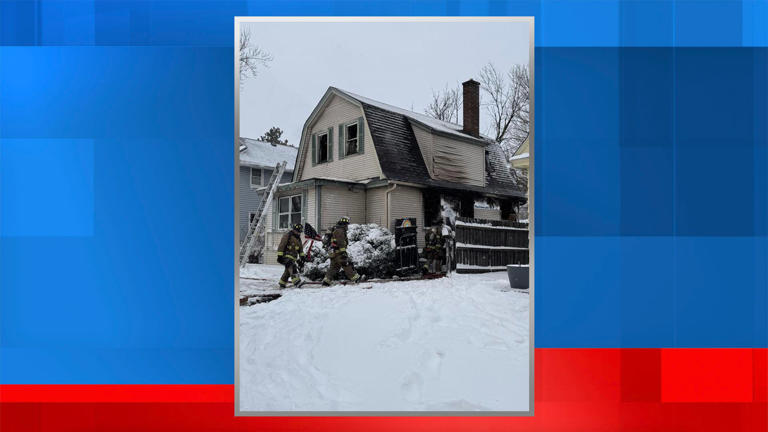 Crews respond to East Moline house fire