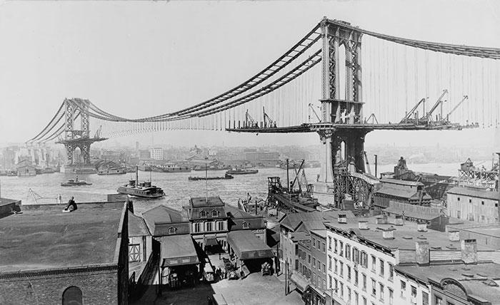 19 world famous buildings and statues during their construction