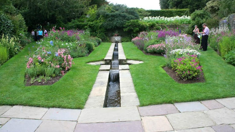 17 underrated water features that give your yard a luxurious touch