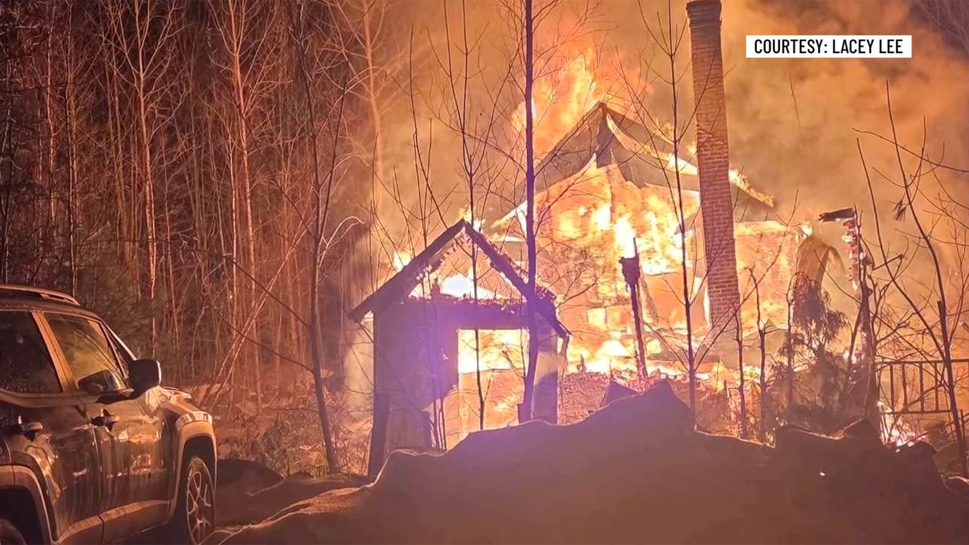 House fire leaves 1 dead in Montgomery