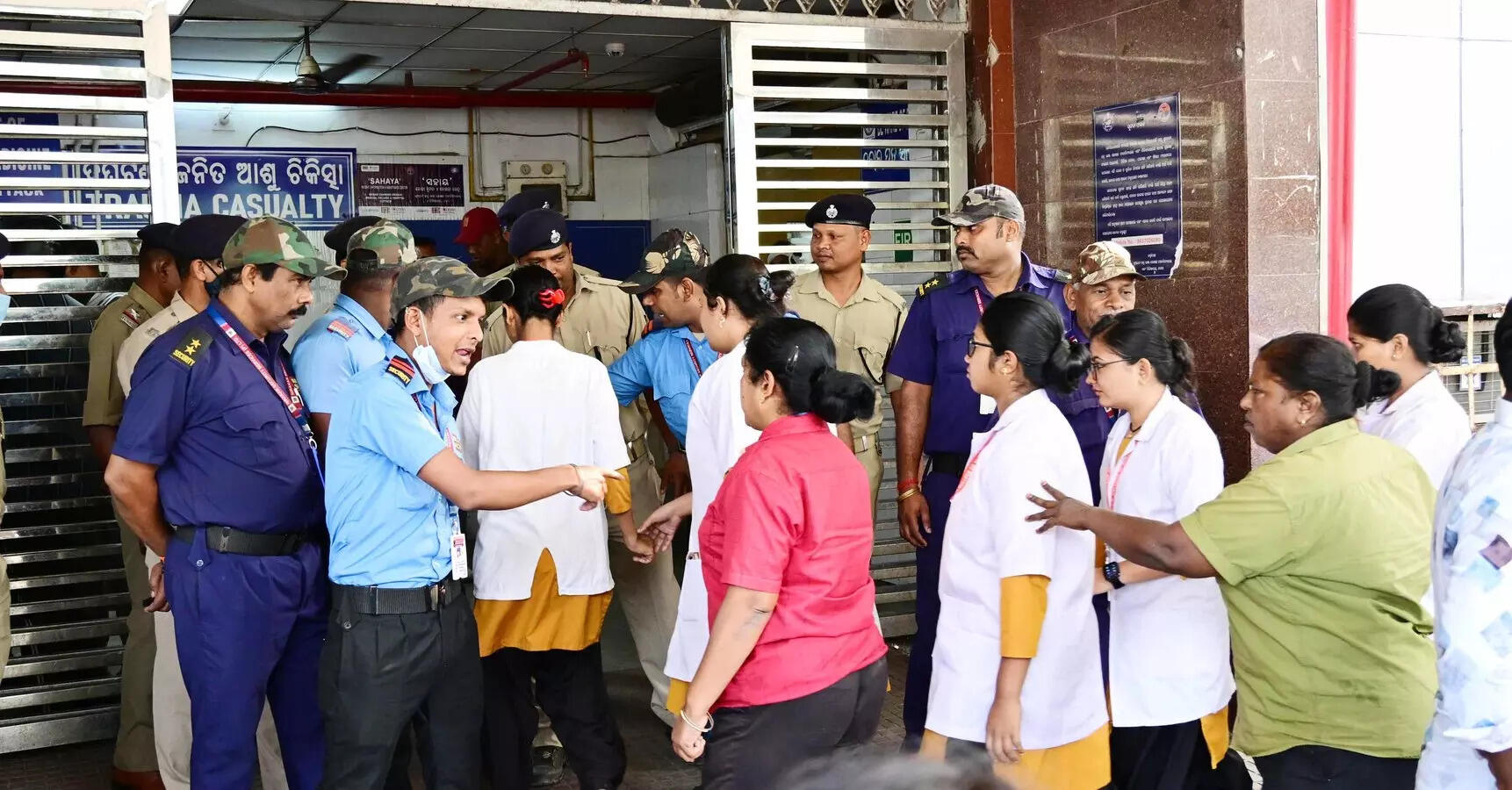 First responders: Nurses rescue SCB Cuttack patients on ventilator as ...