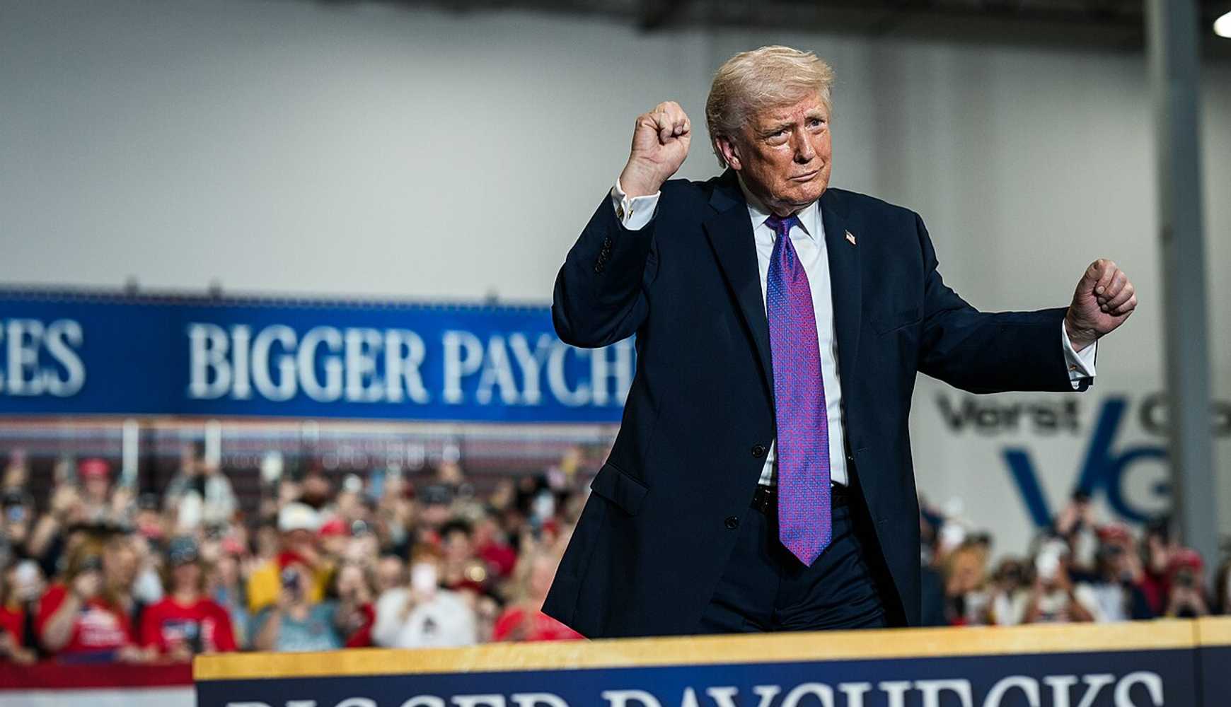 Trump bought millions in sushi restaurant chain's stock as critics ...