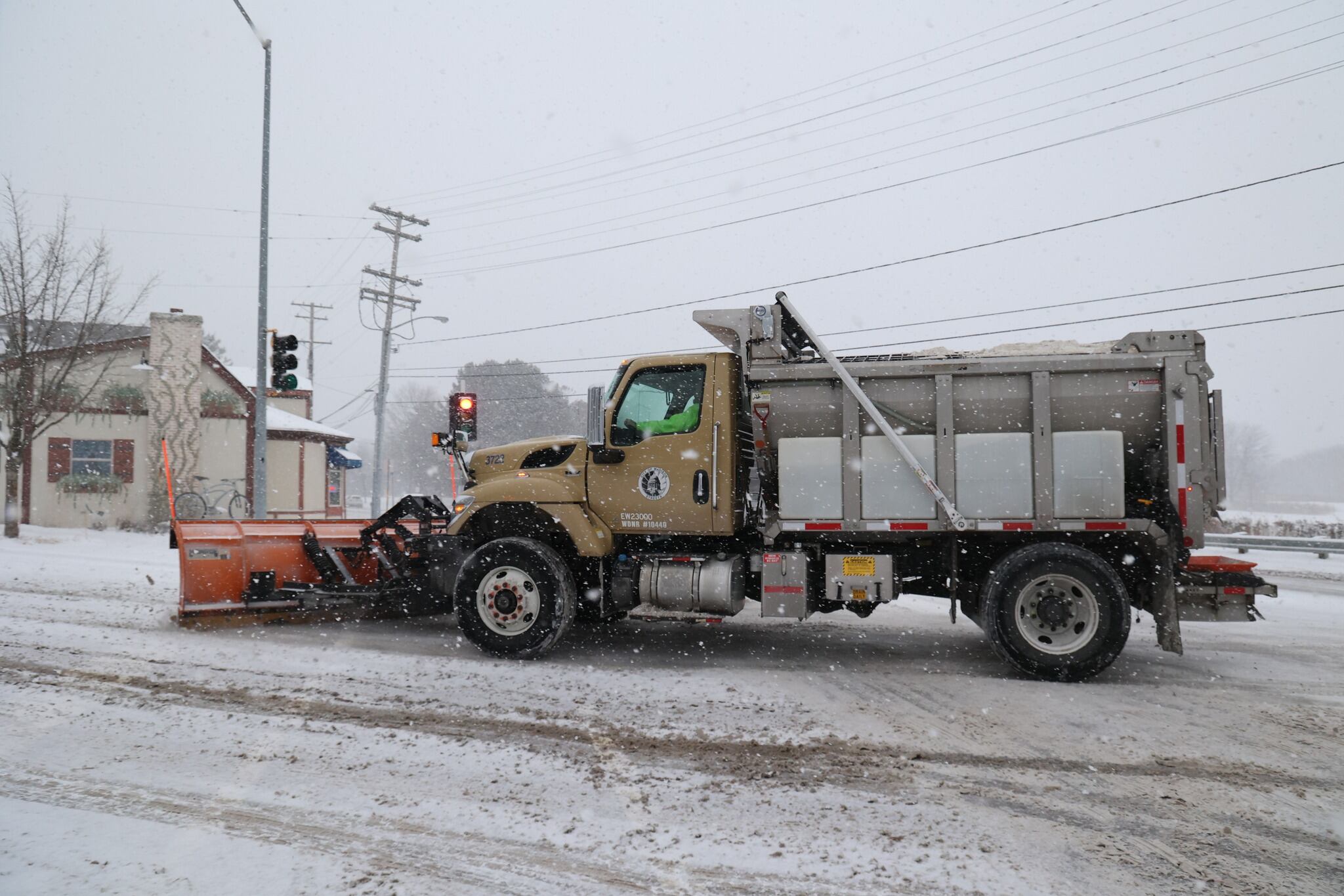 Snow emergency parking to remain in effect until Wednesday for city of ...