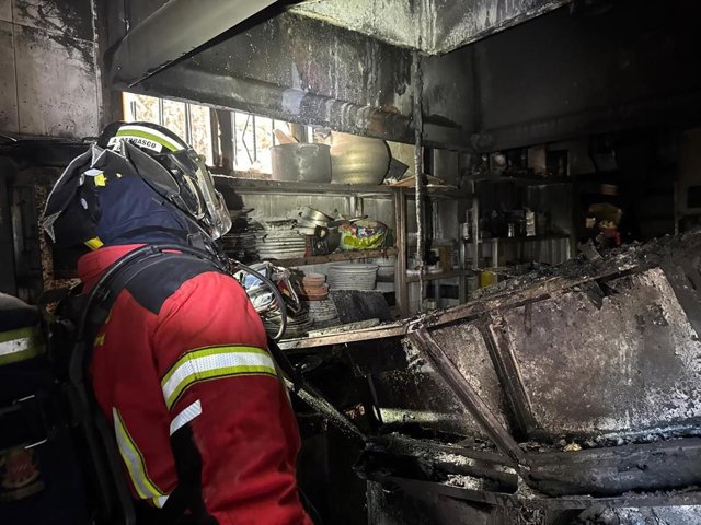 Dos hombres intoxicados leves por inhalación de humo tras un incendio ...