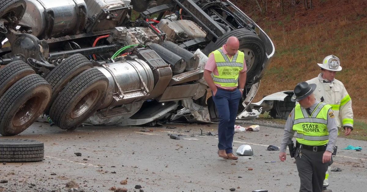 Fatal tanker crash closes I-42 in Johnston County<br><br>