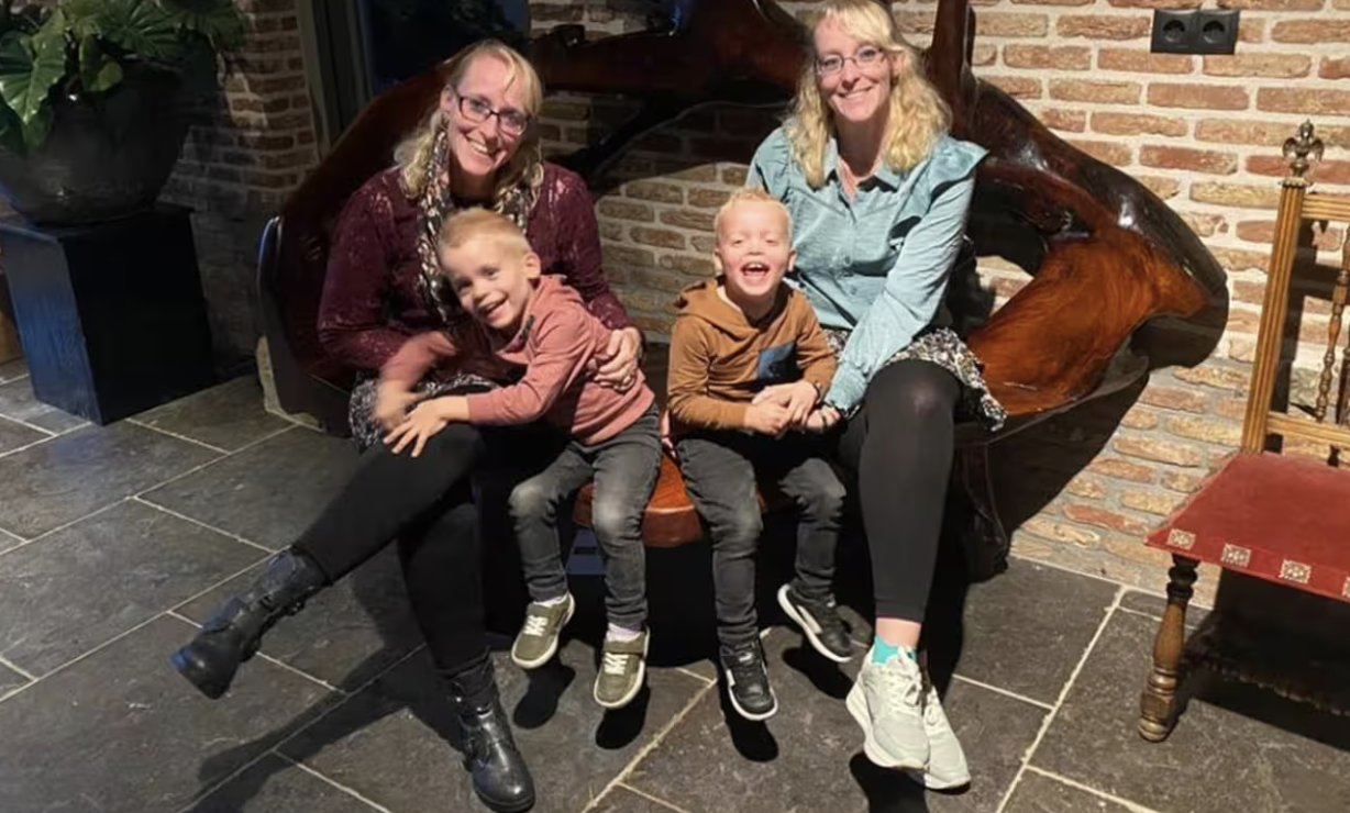 Onze zoons zijn officieel neefjes, maar genetisch broers