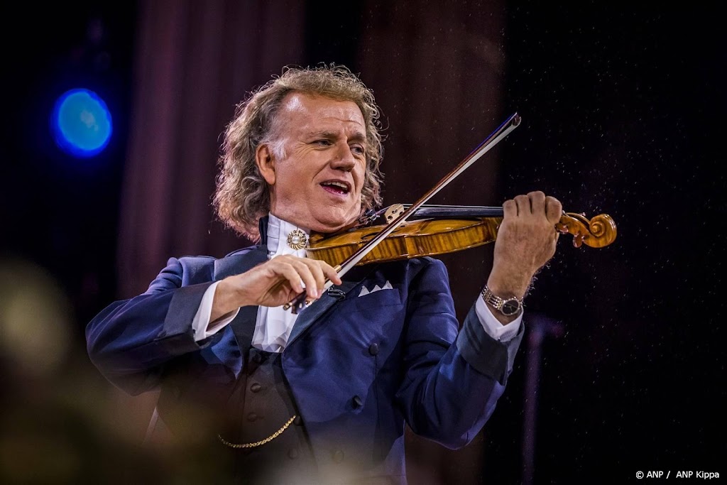 André Rieu trots op huwelijk met zijn grote liefde Marjorie: 'Toen kon ...