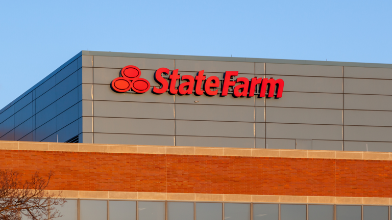 State Farm to give auto customers refund from $5 billion dividend