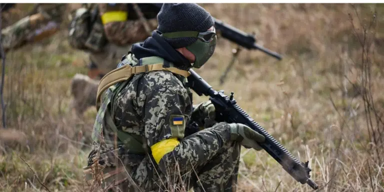 Ny krigsmaskine i Ukraine kan ramme mål 54 kilometer væk og skyde mens ...