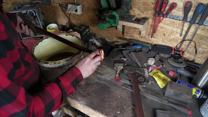 How to stain an axe handle: Tips and techniques for a beautiful finish