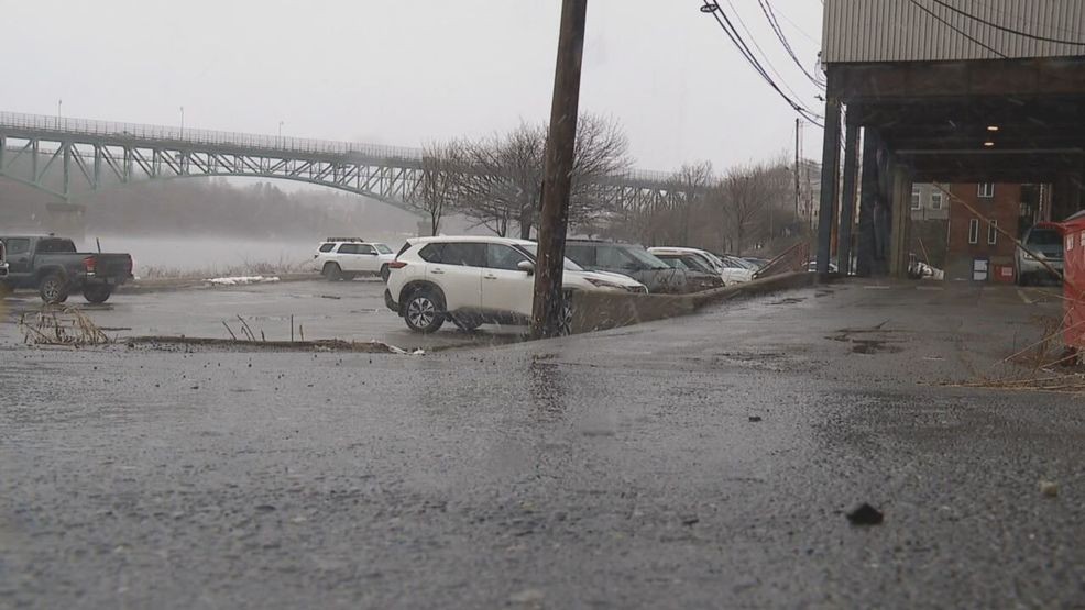 Mainers stay alert for ice jams, flooding as storm rolls through state