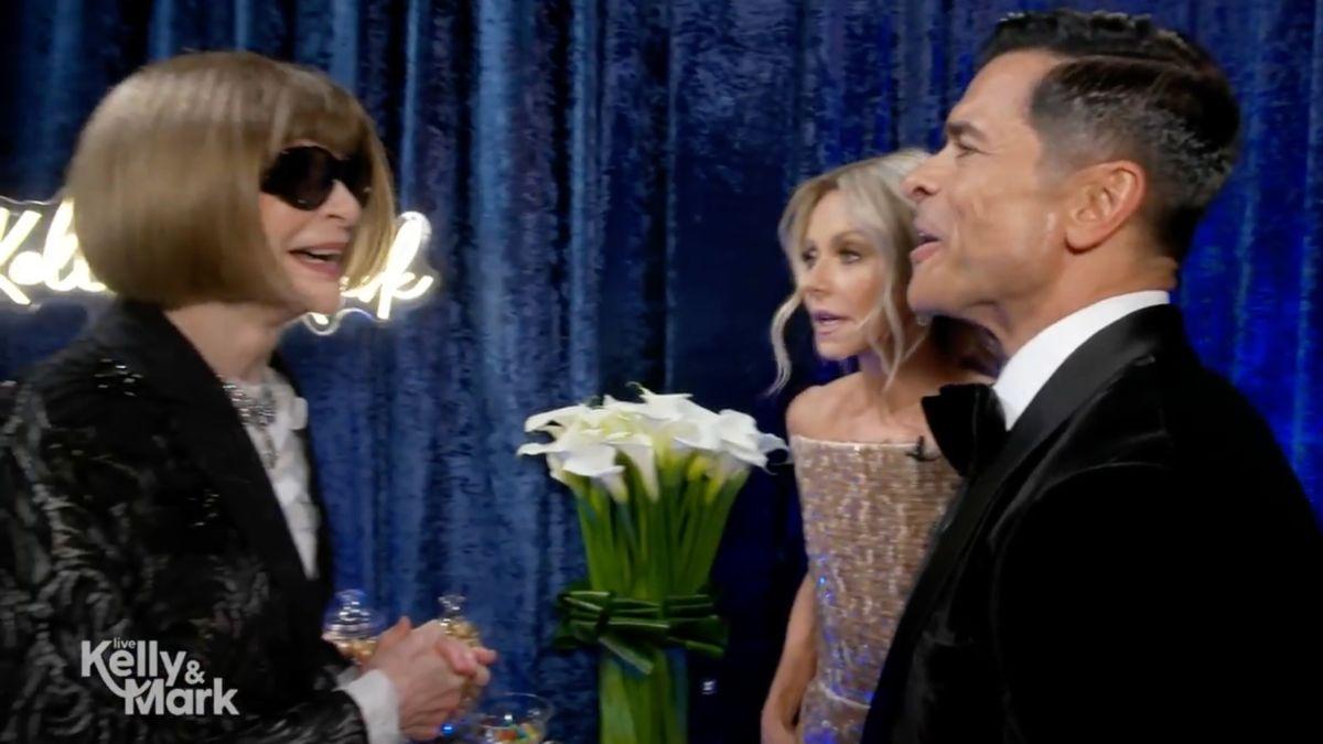 Kelly Ripa asks Anna Wintour if she approves of her outfit while ...