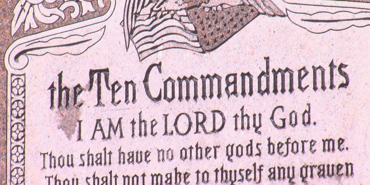 Judge blocks Arkansas law mandating the display of the Ten Commandments ...