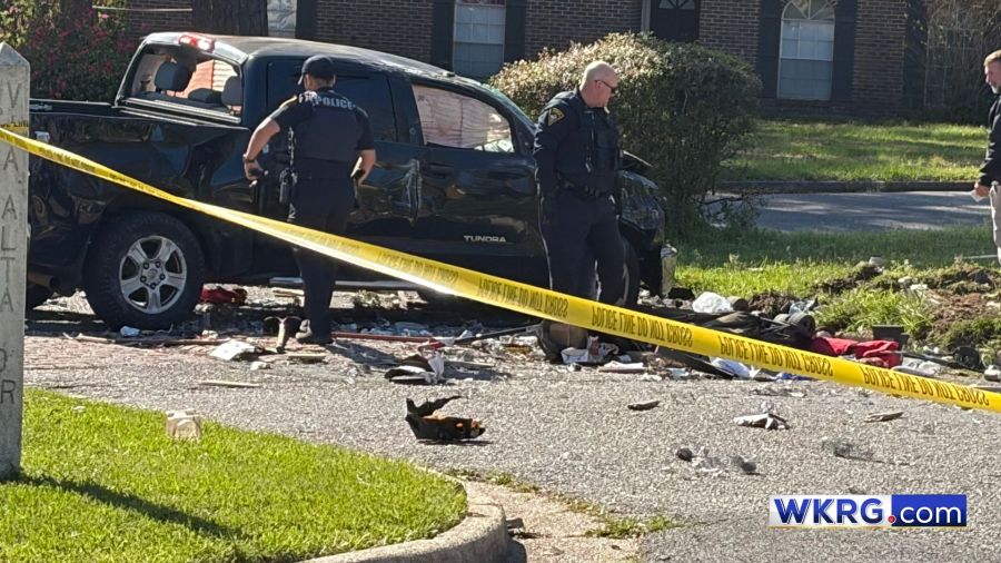 Mobile police arrest suspect after chase and crash: MPD
