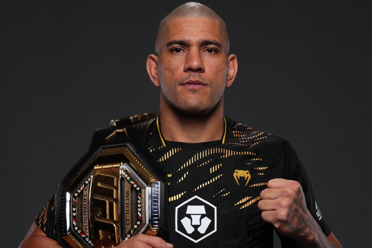 Feliz Páscoa! Alex Poatan e Glover Teixeira distribuem chocolates e ...