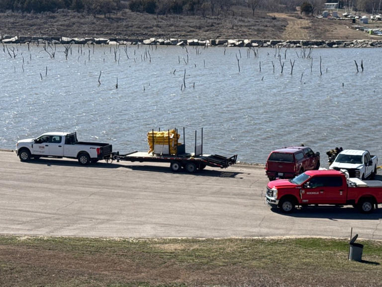 Fuel cell filled with 1,800 gallons of diesel sinks in Tuttle Creek ...