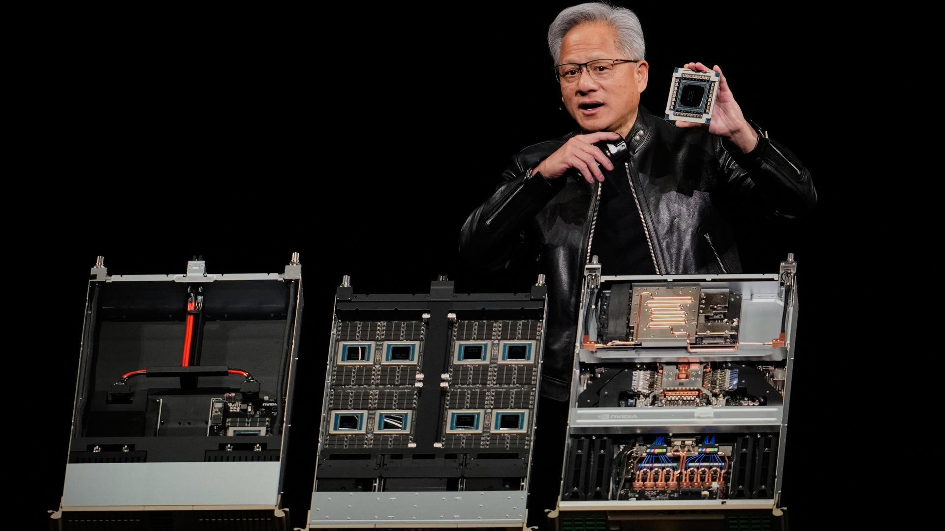 Jensen Huang defiende el uso masivo de la IA y dice que el 100 % de ...