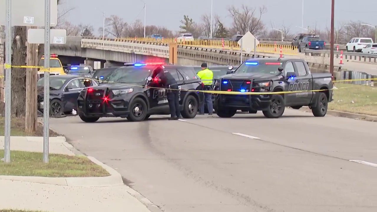 Eastpointe armed robbery suspect turns gun on himself after police ...