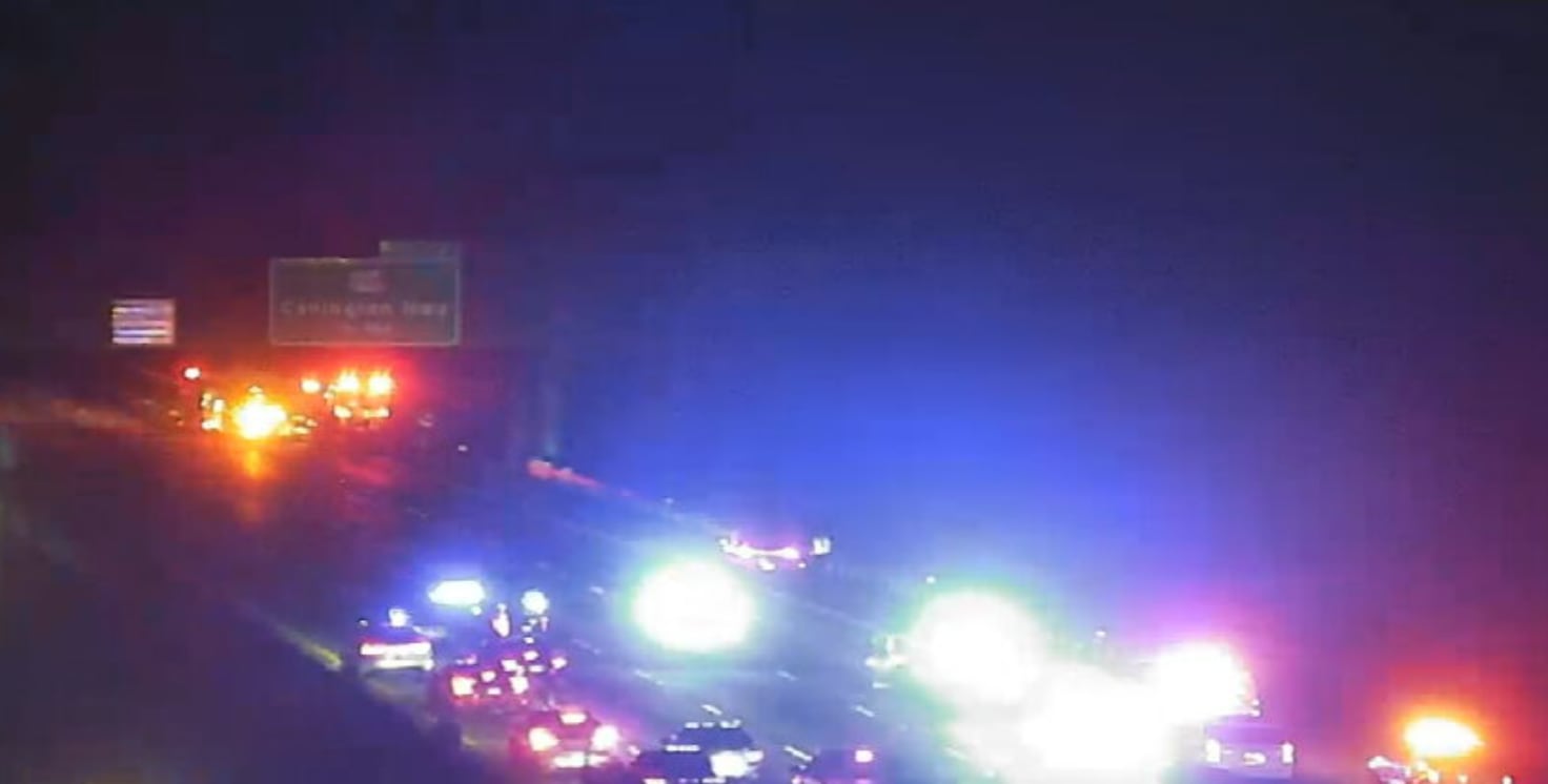 I-285 SB shut down in DeKalb County after crash