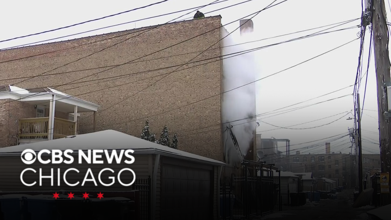 Firefighter hospitalized after extra alarm fire in Rogers Park<br>