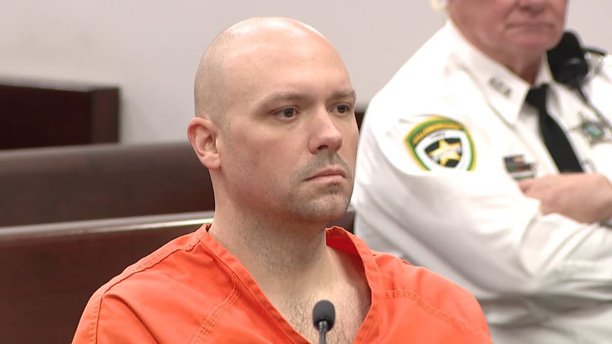 Ex-cop convicted in DUI crash that killed 2 gets 32 years in prison