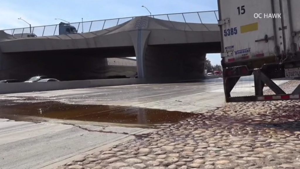 10 Freeway closed in Fontana after overturned big rig spills gallons of ...