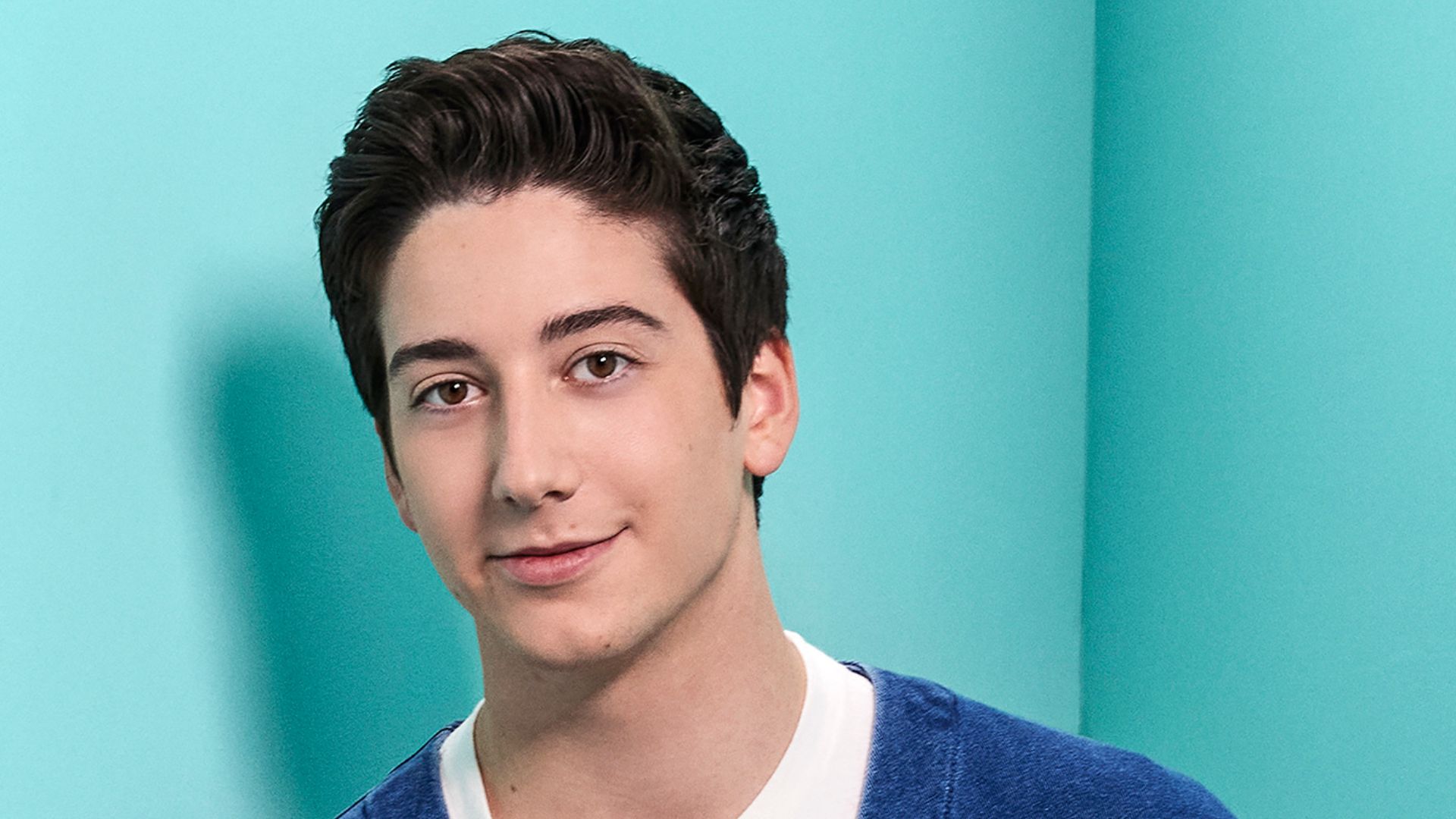 Tangled's live-action star Milo Manheim debuts Flynn Rider's smolder ...