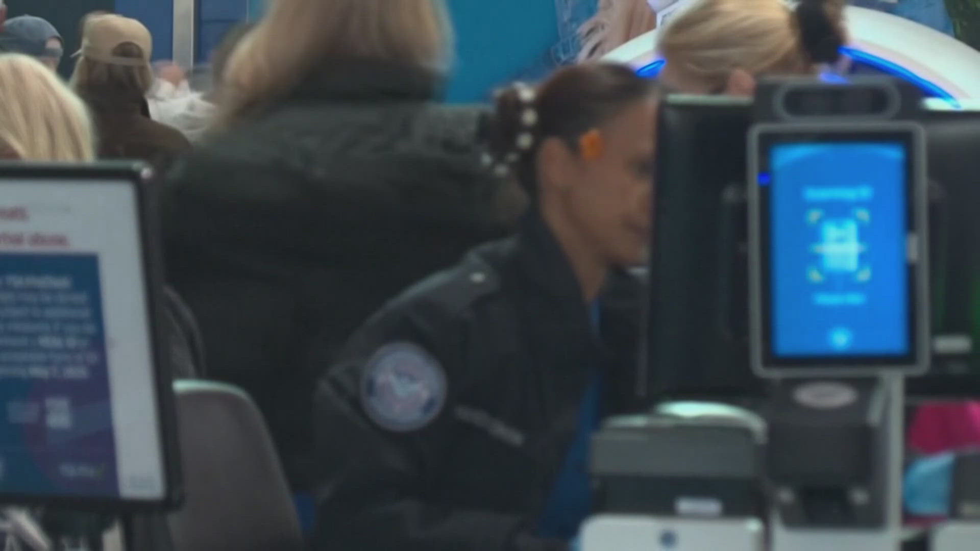 TSA officials continue to work without pay during partial government ...