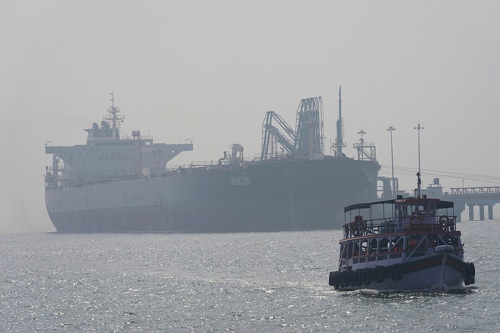 Oil prices spike more than 5 per cent as worries grow over Hormuz