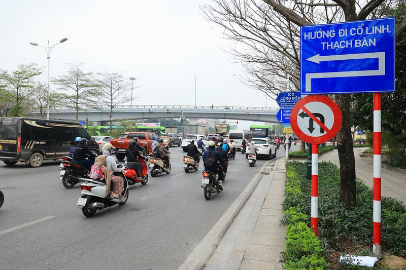 Hà Nội phân luồng giao thông để thi công tại nút giao Cổ Linh và Đàm Quang Trung