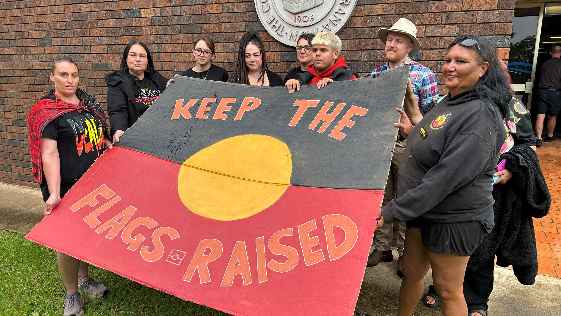 Federation Council to remove Indigenous flags despite overwhelming ...