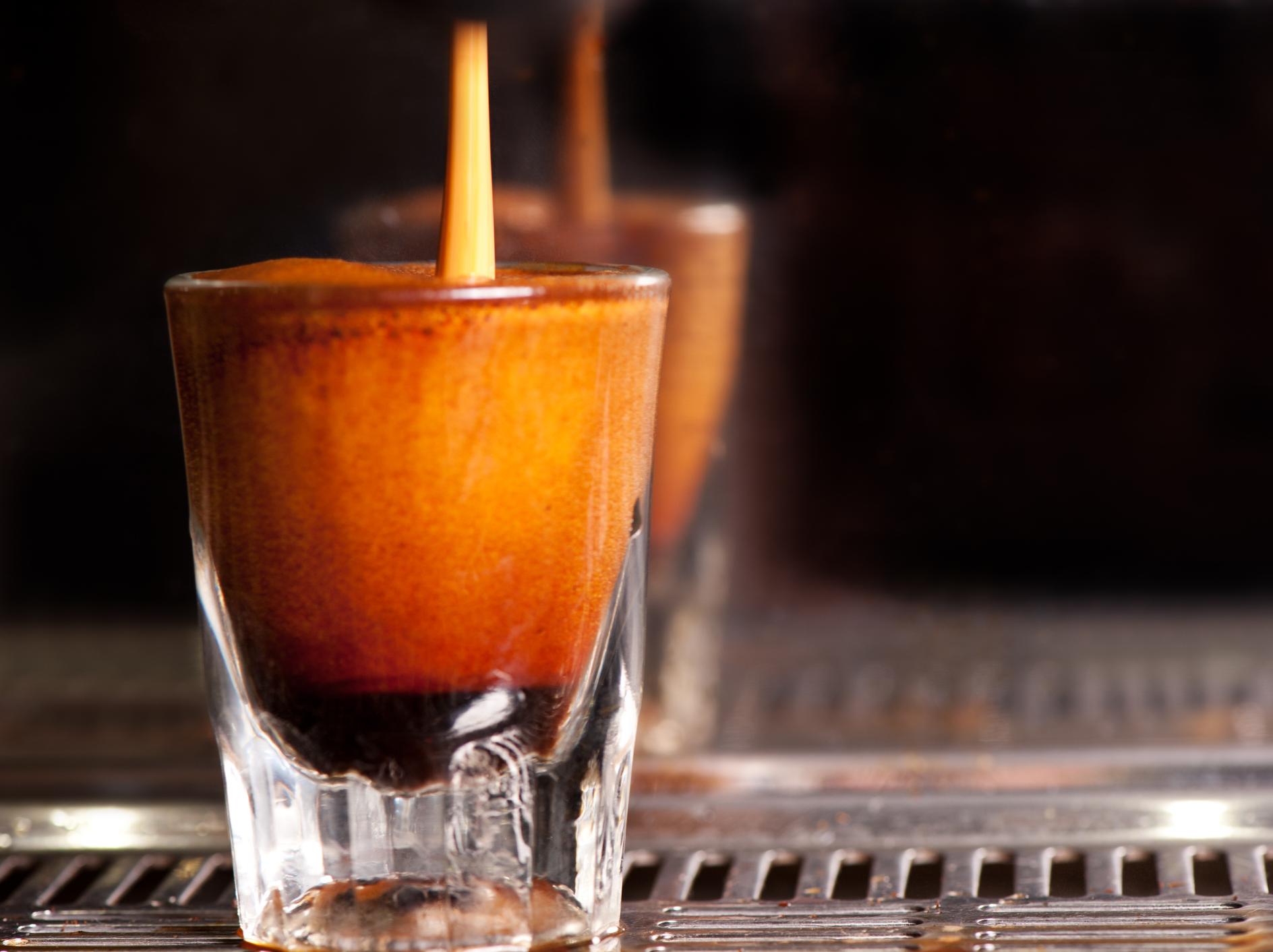 Caffè con acqua gassata: arriva l'espresso bomb dagli effetti ...