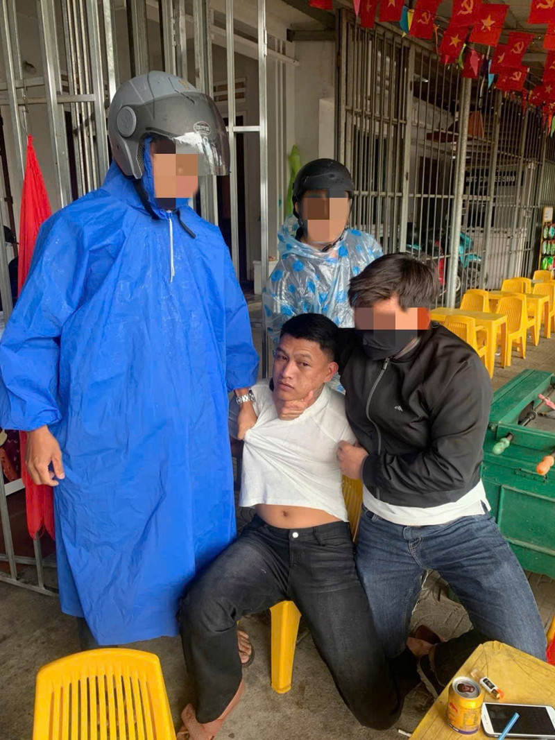 Bắt nghi phạm siết cổ, bịt miệng người phụ nữ giữa đồng vắng để cướp vàng