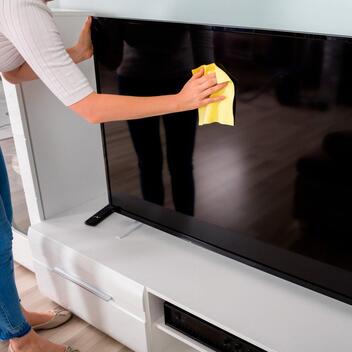 How to clean a TV screen