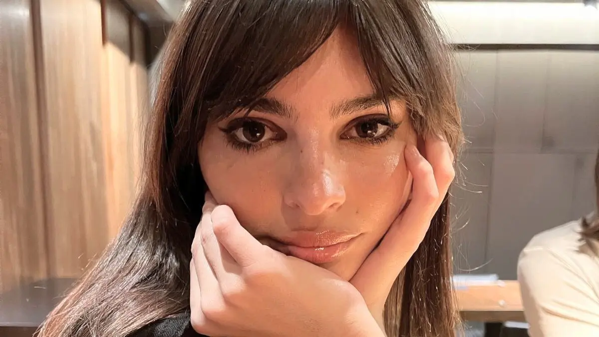 The dress Emily Ratajkowski wore to the Oscars after party quickly got people talking<br><br>